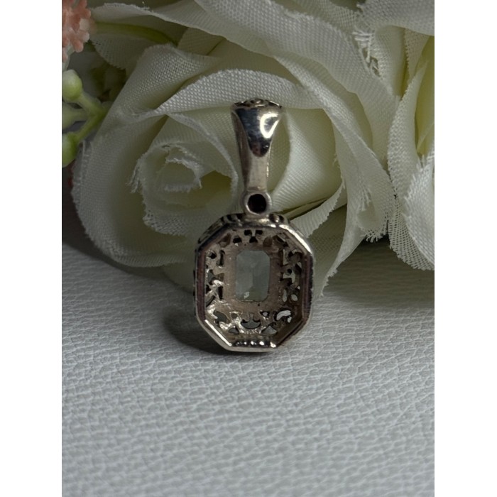 925 Sterling Silver Blue Topaz Pendant Length 1 Inch
