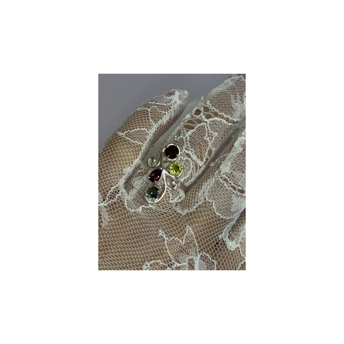 925 Sterling Silver Alexandrite, Garnet & Peridot Ring Size 6.5
