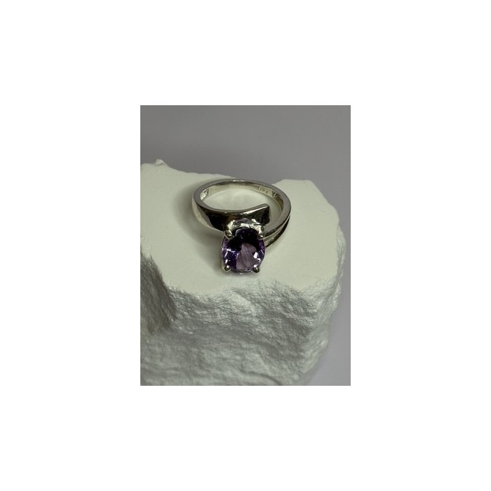 925 Sterling Silver Amethyst Ring Size 7.5