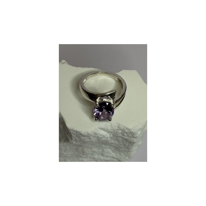 925 Sterling Silver Amethyst Ring Size 7.5