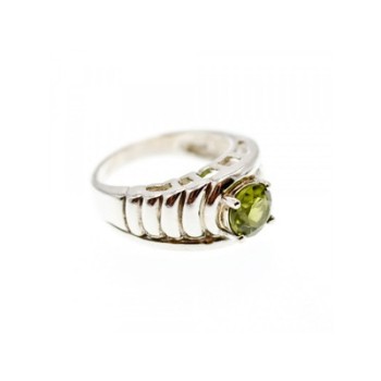 925 Sterling Silver Peridot Ring Size 7.5