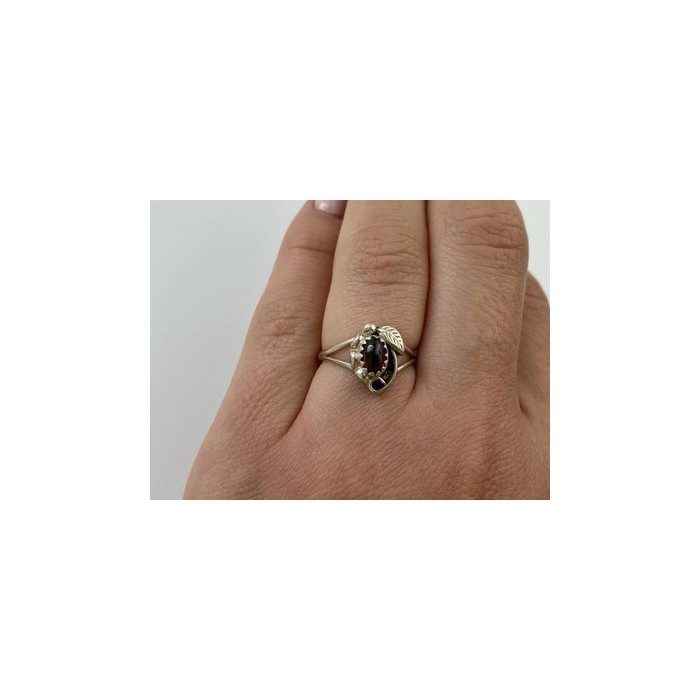 Vintage 925 Sterling Silver Garnet Pyrope Ring Size 6.5