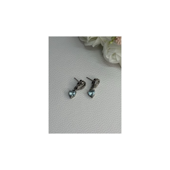 925 Sterling Silver Blue Topaz Heart Earrings Length 0.85 Inch