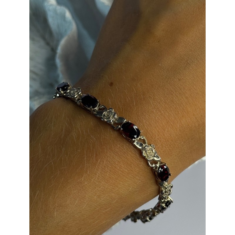 925 Sterling Silver Flower Garnet Bracelet Length 8
