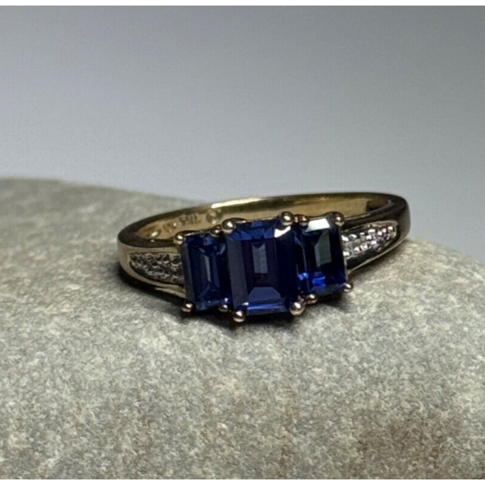 10K YELLOW GOLD SAPPHIRE & DIAMONDS RING SIZE 6