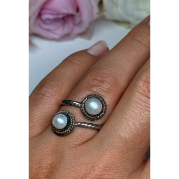 VINTAGE 925 STERLING SILVER PEARL RING  SIZE 5