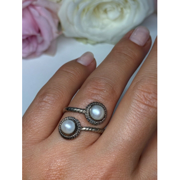 VINTAGE 925 STERLING SILVER PEARL RING  SIZE 5