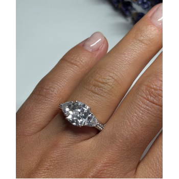 925 Sterling Silver CZ Ring Size 5.5
