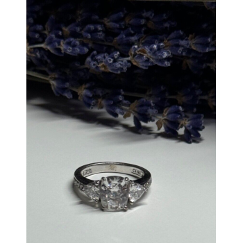 925 Sterling Silver CZ Ring Size 5.5