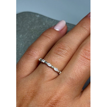 925 Sterling Silver CZ Ring Size 7