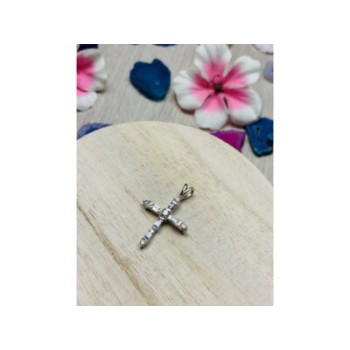 925 Sterling Silver CZ Cross Pendant