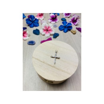 925 Sterling Silver CZ Cross Pendant