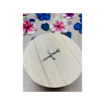 925 Sterling Silver CZ Cross Pendant