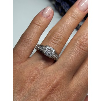 925 Sterling Silver CZ Ring Size 6