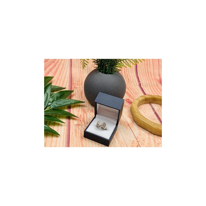 925 Sterling Silver CZ Ring Size 4