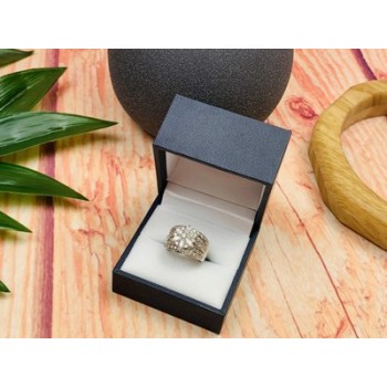 925 Sterling Silver CZ Ring Size 4