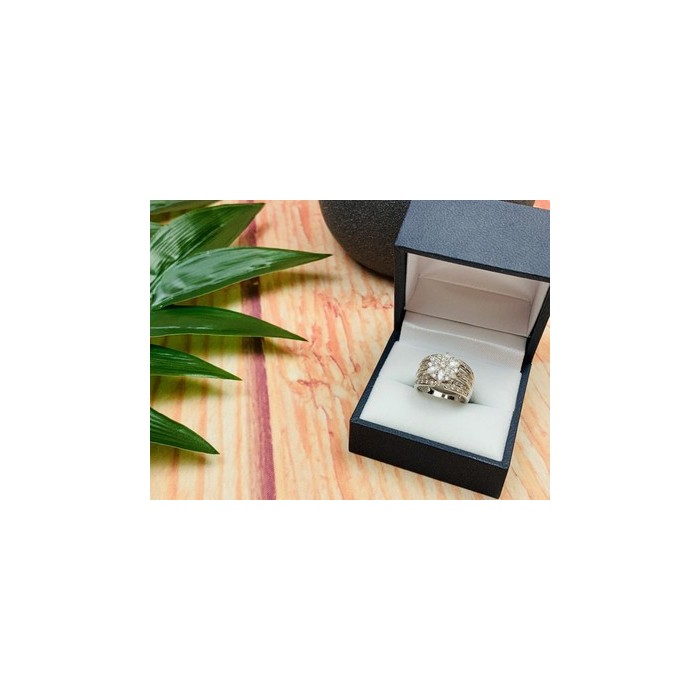 925 Sterling Silver CZ Ring Size 4