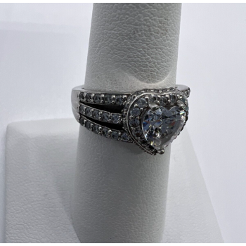 925 Sterling Silver & CZ Heart Ring Size 6