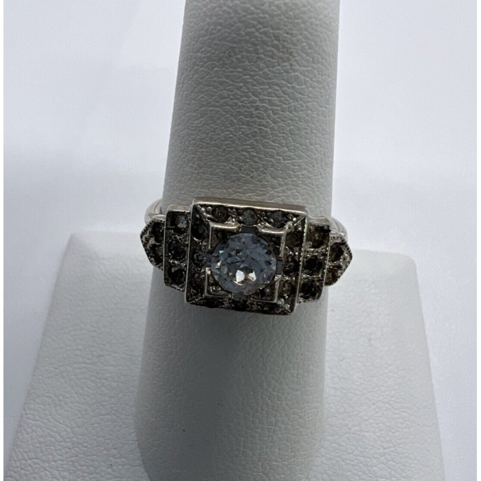925 Sterling Silver & CZ Ring Size 7