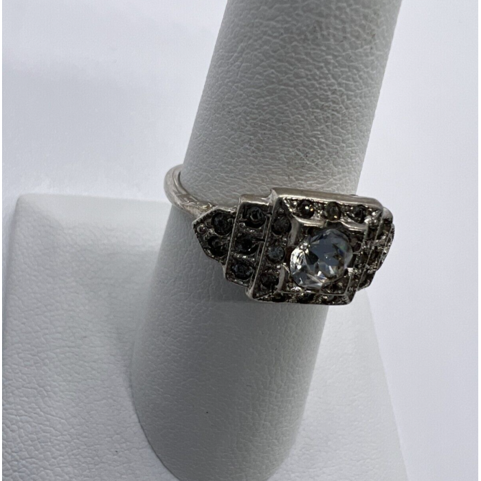 925 Sterling Silver & CZ Ring Size 7