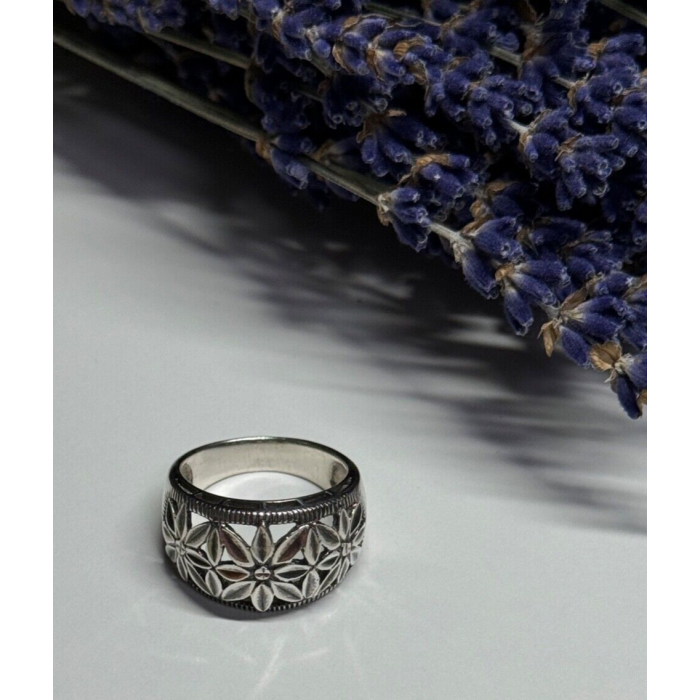925 Sterling Silver Ring Size 7