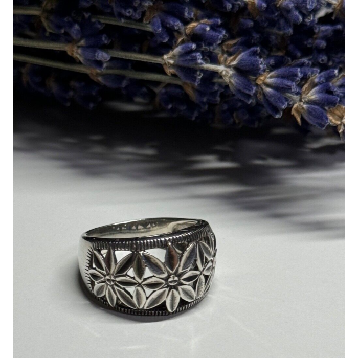 925 Sterling Silver Ring Size 7