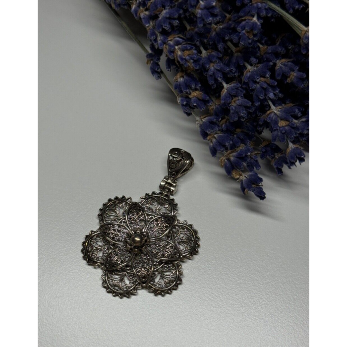 925 Sterling Silver Flower Pendant