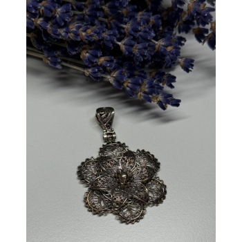 925 Sterling Silver Flower Pendant