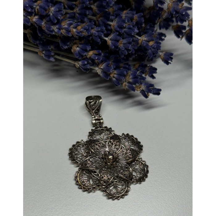 925 Sterling Silver Flower Pendant