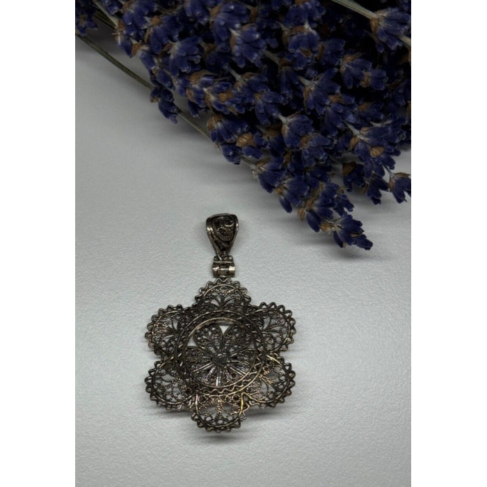 925 Sterling Silver Flower Pendant