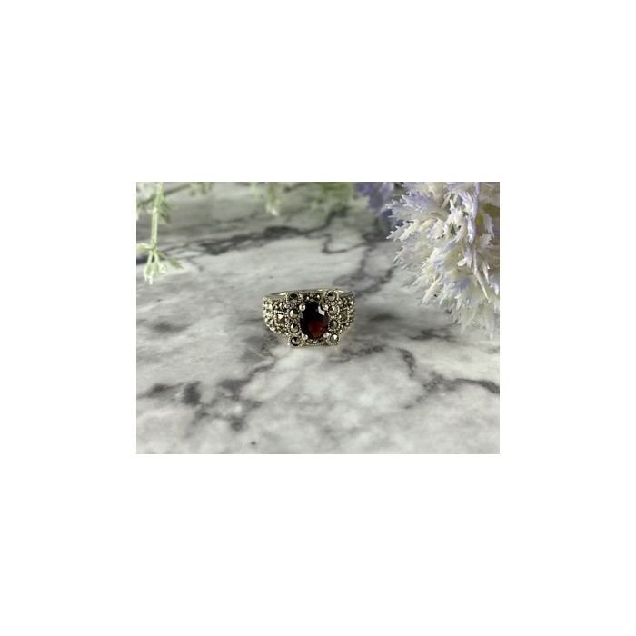 925 Sterling Silver Garnet & Marcasites Ring Size 6.75
