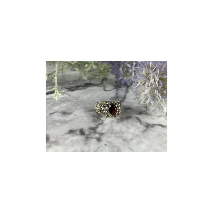 925 Sterling Silver Garnet & Marcasites Ring Size 6.75