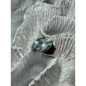 925 Sterling Silver Topaz Ring Size 6