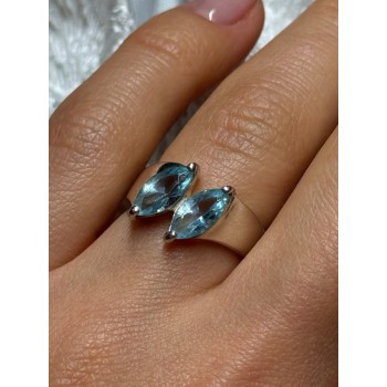 925 Sterling Silver Topaz Ring Size 6