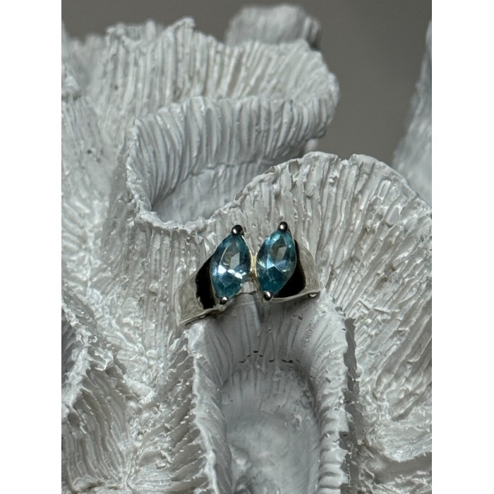 925 Sterling Silver Topaz Ring Size 6