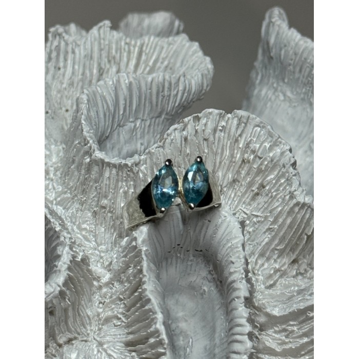 925 Sterling Silver Topaz Ring Size 6