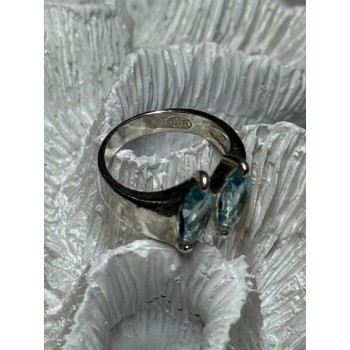 925 Sterling Silver Topaz Ring Size 6