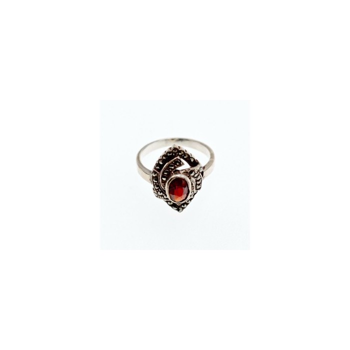 925 Sterling Silver Garnet & Marcasites Ring Size 7