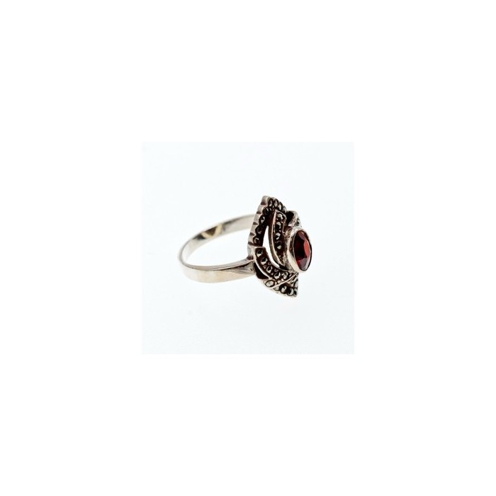 925 Sterling Silver Garnet & Marcasites Ring Size 7