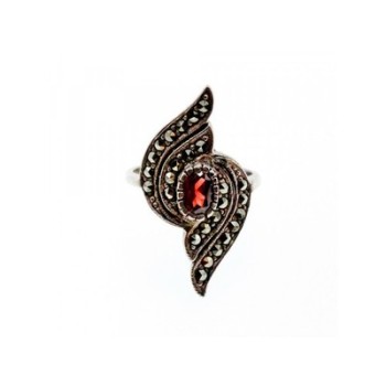 Vintage 925 Sterling Silver Garnet & Marcasites Ring Size 5.5