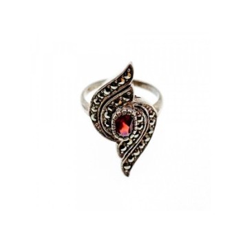 Vintage 925 Sterling Silver Garnet & Marcasites Ring Size 5.5