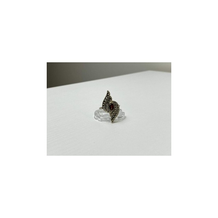 Vintage 925 Sterling Silver Garnet & Marcasites Ring Size 5.5