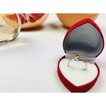 925 Sterling Silver Peridot Ring Size 6