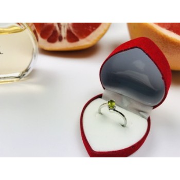 925 Sterling Silver Peridot Ring Size 6