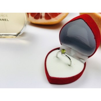 925 Sterling Silver Peridot Ring Size 6