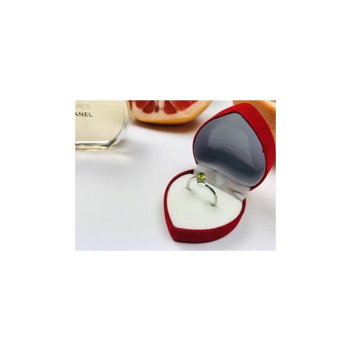 925 Sterling Silver Peridot Ring Size 6