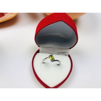 925 Sterling Silver Peridot Ring Size 6