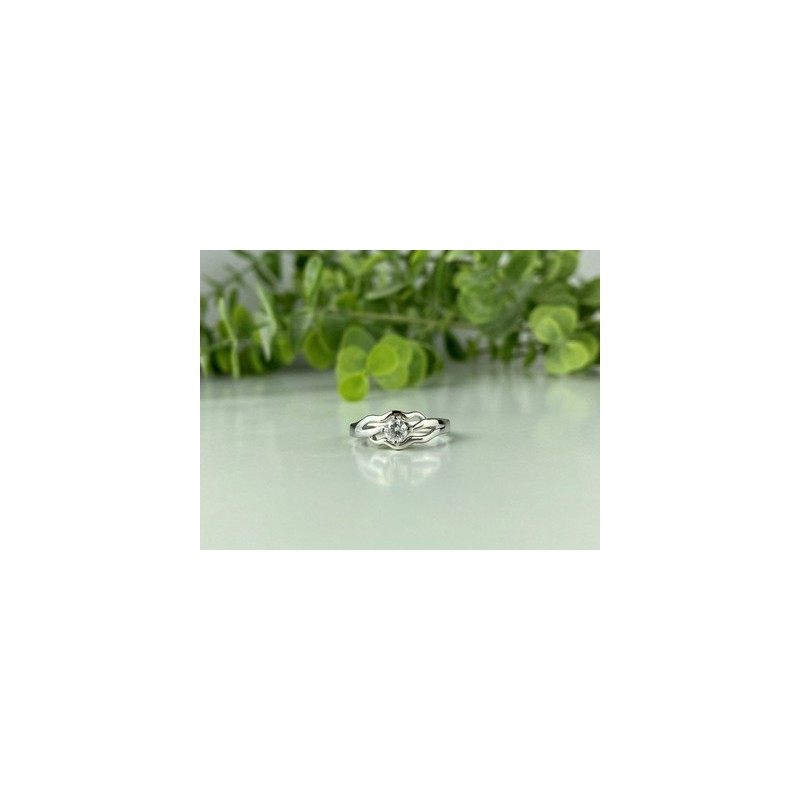 925 Sterling Silver CZ Ring Size 7