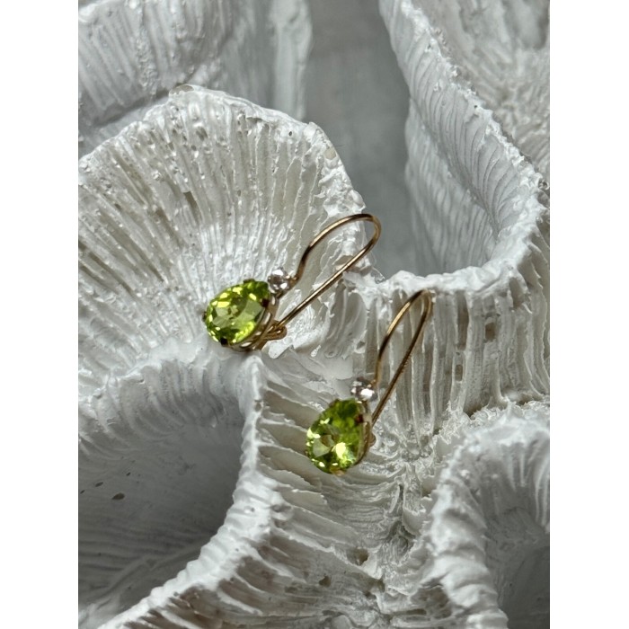 10K YELLOW GOLD PERIDOT & DIAMOND EARRINGS LENGHT 0.7 Inch