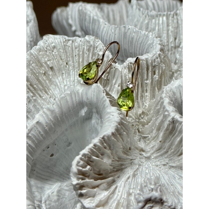 10K YELLOW GOLD PERIDOT & DIAMOND EARRINGS LENGHT 0.7 Inch